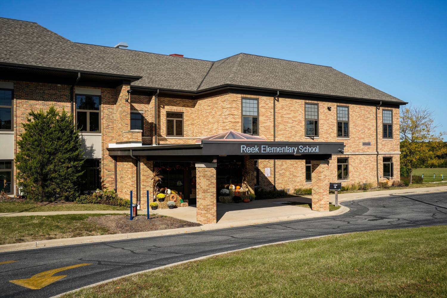 Reek Elementary School Exterior 2